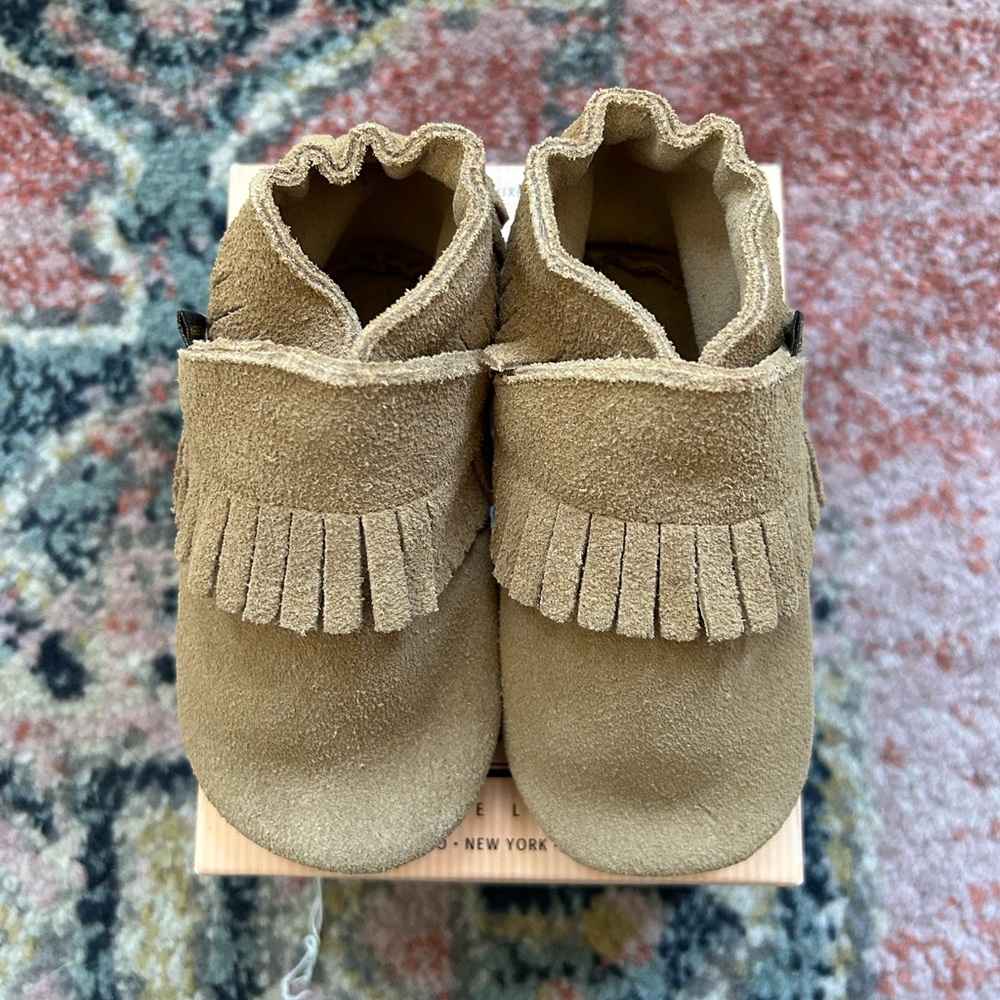 Brand new in box Boumy leather baby shoes size L